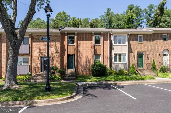 Annandale, VA 22003,8322 HIGHCLIFFE CT
