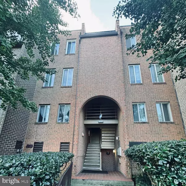 Arlington, VA 22204,5009 7TH RD S #T1