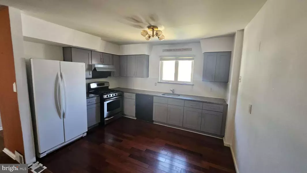 3611 SUSSEX LN, Philadelphia, PA 19114