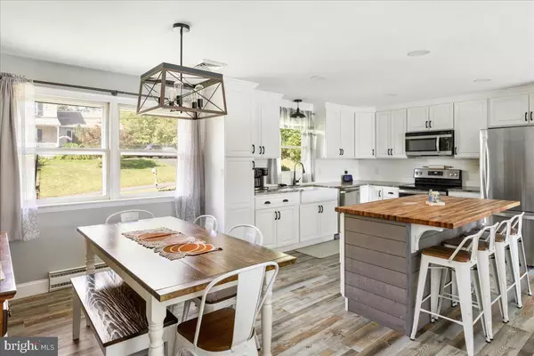 Schwenksville, PA 19473,808 MOUNTAINVIEW AVE