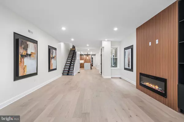 Philadelphia, PA 19146,719 S 19TH ST