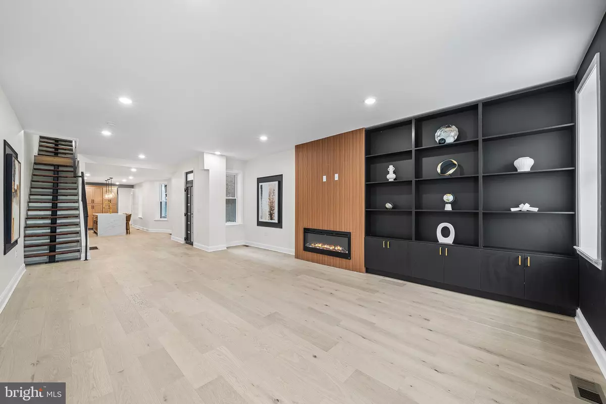 Philadelphia, PA 19146,719 S 19TH ST