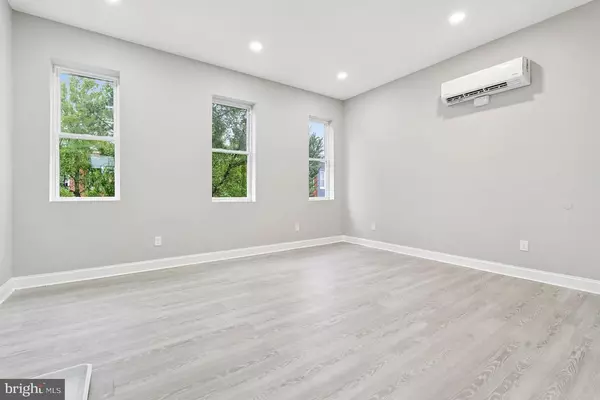 Baltimore, MD 21217,916 N ARLINGTON AVENUE #3