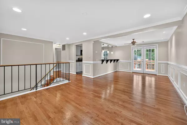 Waldorf, MD 20601,2002 ENGLISH OAK