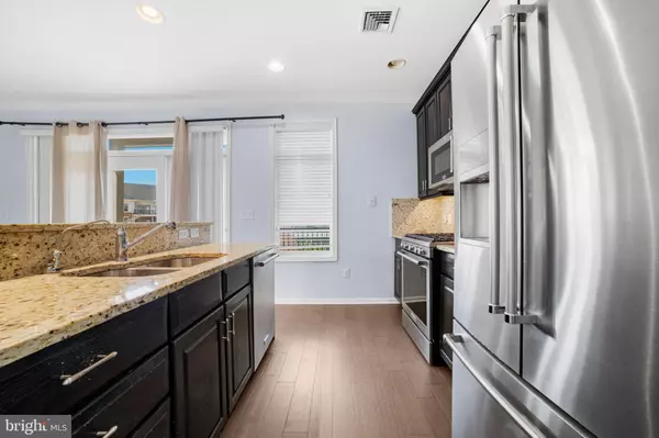 Huntingdon Valley, PA 19006,401 CARSON TER #401