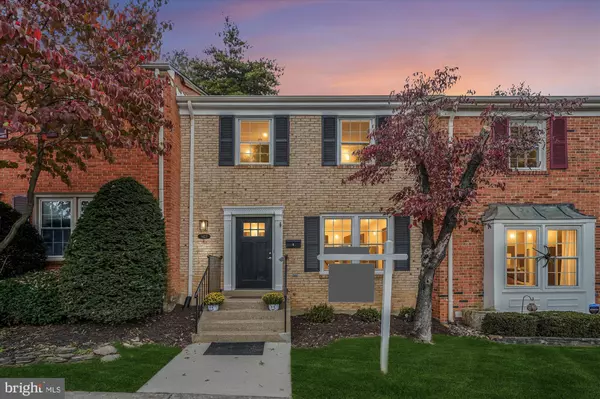 Falls Church, VA 22043,7422 CHUMMLEY CT