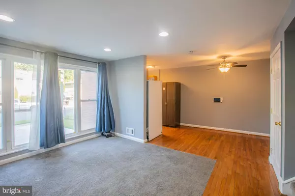 Capitol Heights, MD 20743,609 BIRCHLEAF AVE