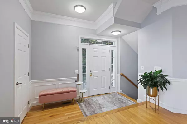 Annandale, VA 22003,7725 HERITAGE WOODS WAY