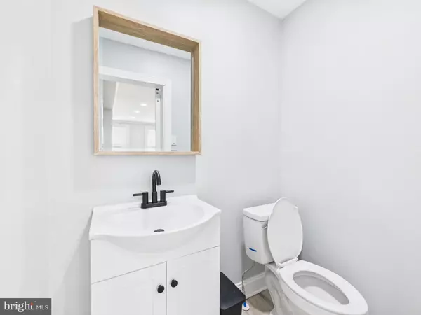 Philadelphia, PA 19145,2215 WATKINS ST