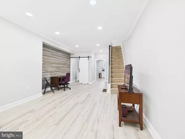 Philadelphia, PA 19145,2215 WATKINS ST