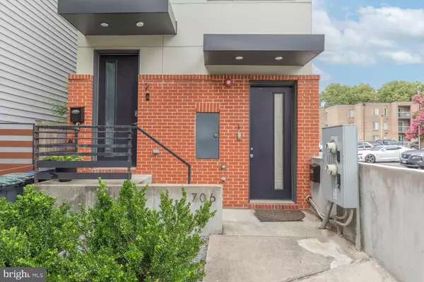 Washington, DC 20002,706 16TH ST NE #1