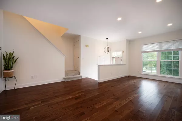 Wilmington, DE 19808,916 N WATERFORD LN