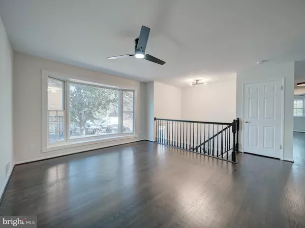 Centreville, VA 20120,14725 LOCK DR