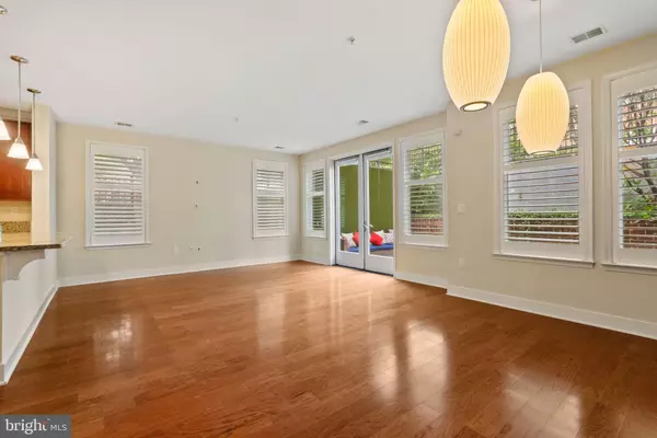 Arlington, VA 22209,1811 14TH ST N #C101