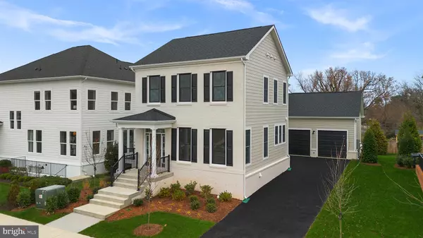 4251 MANOR DR, Marshall, VA 20115