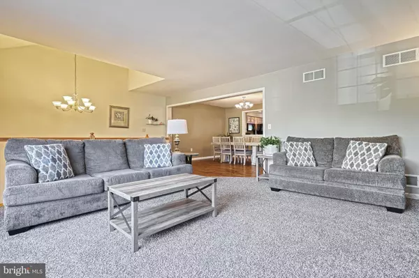 Mechanicsburg, PA 17055,497 NURSERY DR N