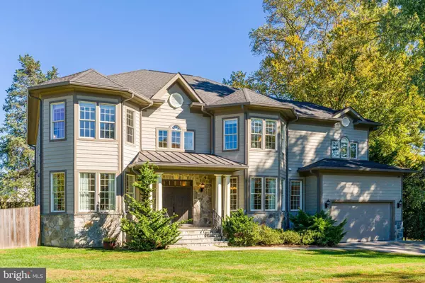 Great Falls, VA 22066,829 GOLDEN ARROW ST