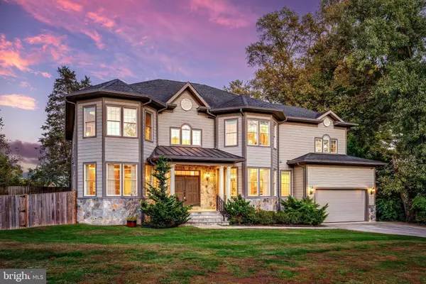 Great Falls, VA 22066,829 GOLDEN ARROW ST