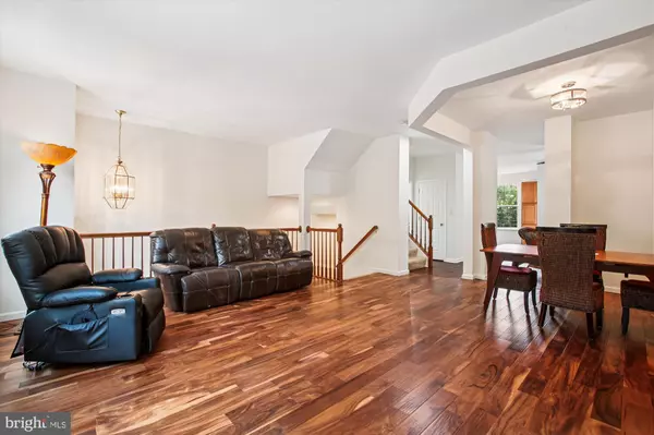 Alexandria, VA 22306,3335 BEECHCLIFF DR