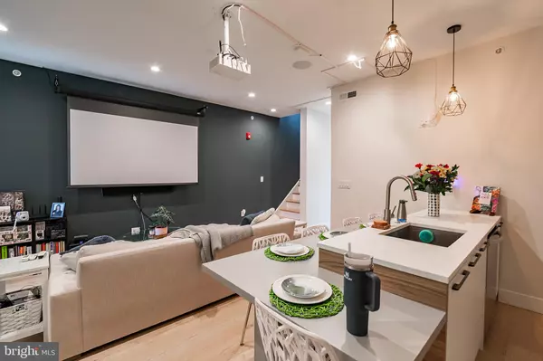 Philadelphia, PA 19122,1612 GERMANTOWN AVE #C