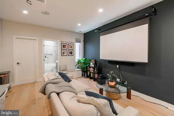 Philadelphia, PA 19122,1612 GERMANTOWN AVE #C