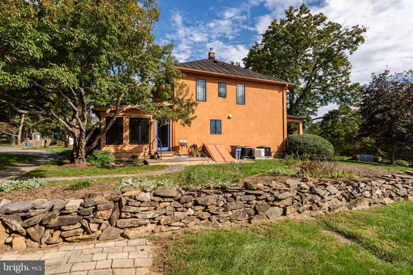 Round Hill, VA 20141,35551 SASSAFRAS DR