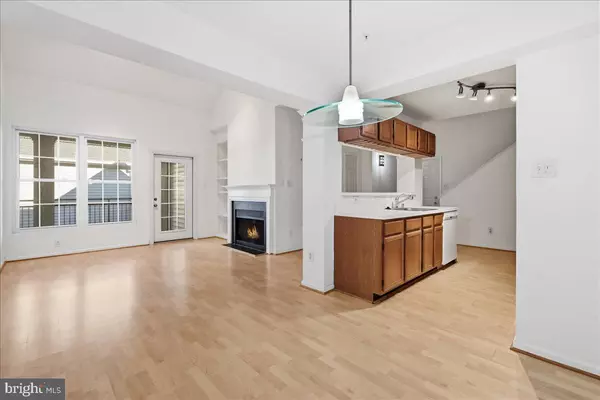 20419 RIVERBEND SQ #301, Sterling, VA 20165