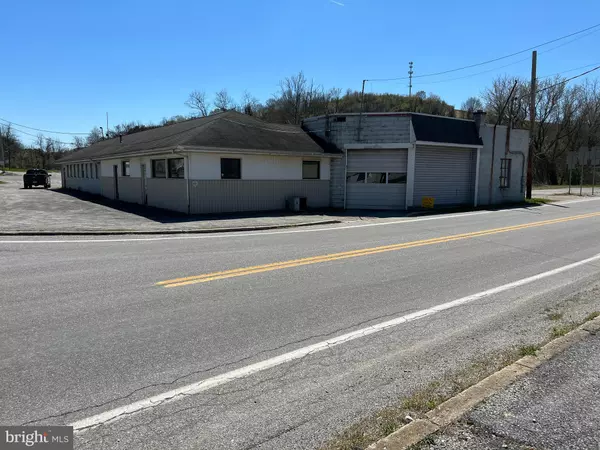 11472 N MAIN STREET EXT, Glen Rock, PA 17327