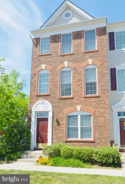 42784 SYKES TER, Chantilly, VA 20152