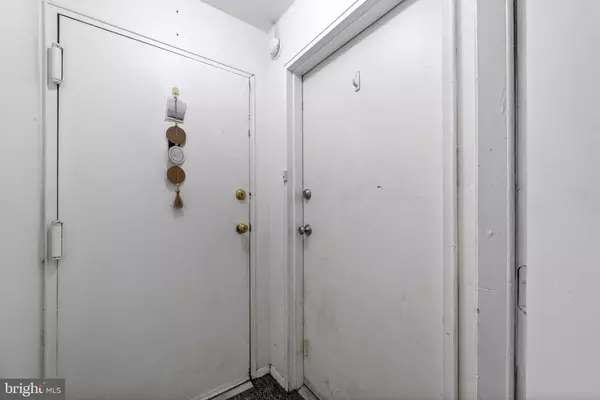 Hillsborough, NJ 08844,528 ANDRIA AVE #253