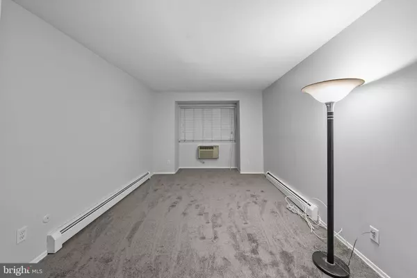 Hillsborough, NJ 08844,528 ANDRIA AVE #253