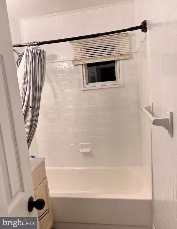 Manassas Park, VA 20111,229 MANASSAS DR