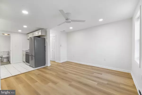 Philadelphia, PA 19146,2120 CHRISTIAN ST #3