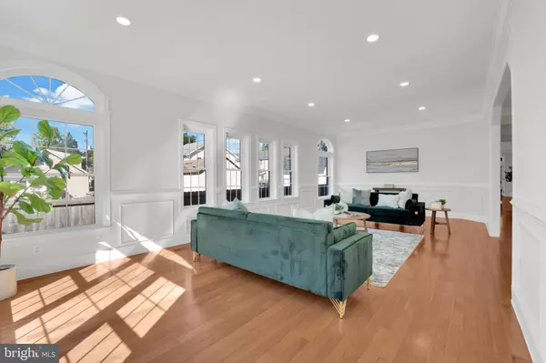 Arlington, VA 22204,1615 S OAKLAND ST