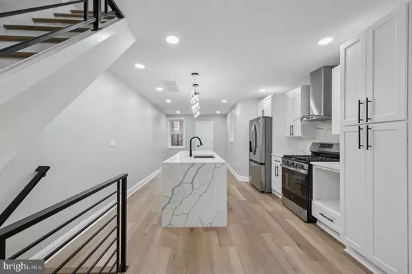 Philadelphia, PA 19120,263 W SULIS ST