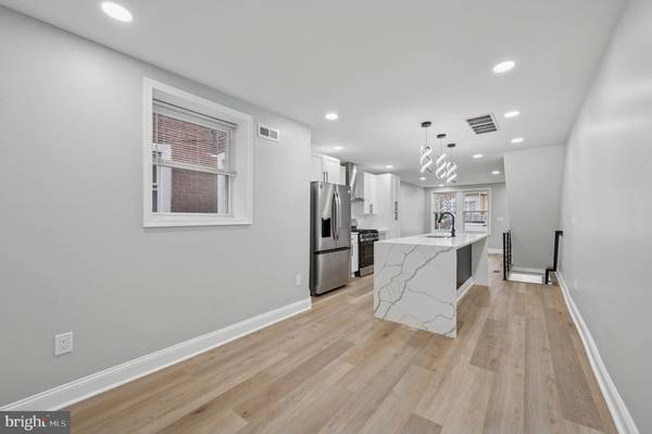 Philadelphia, PA 19120,263 W SULIS ST