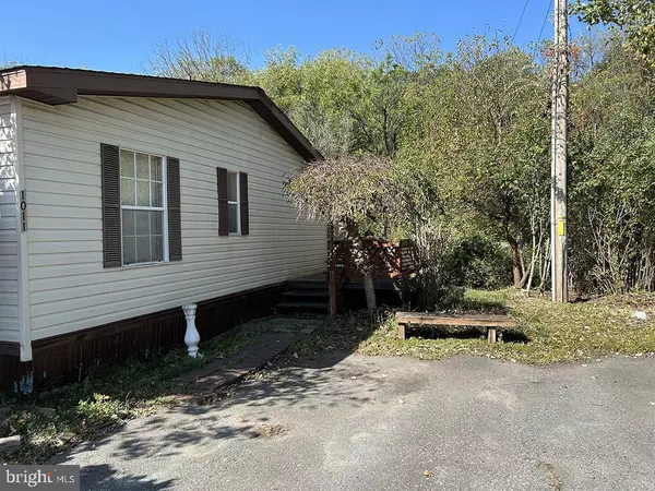 1011 VALLEY CT, Hamburg, PA 19526
