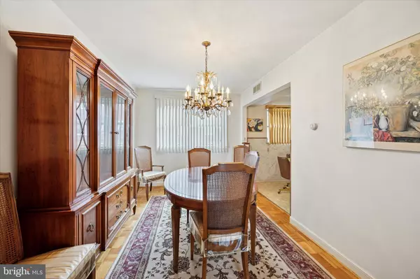 Philadelphia, PA 19145,2925 S CARLISLE ST