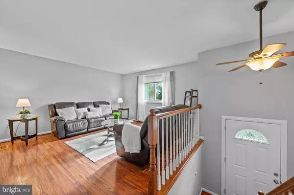 Waldorf, MD 20601,9016 HOLLY AVE