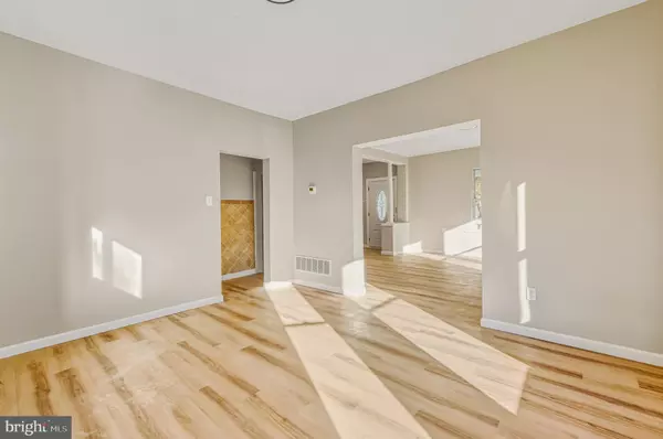 Vineland, NJ 08360,739 E MONTROSE ST