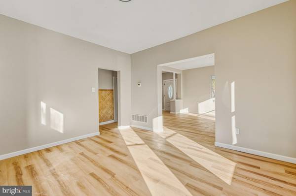 Vineland, NJ 08360,739 E MONTROSE ST