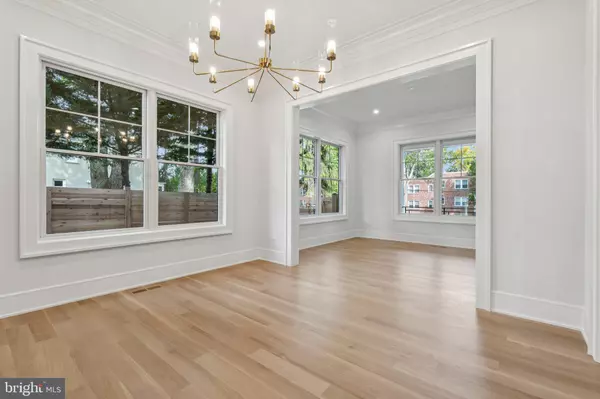 Bethesda, MD 20814,7004 CLARENDON RD