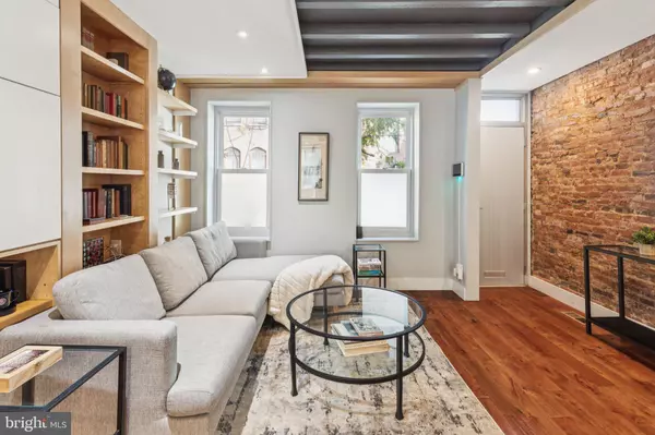 Philadelphia, PA 19146,2038 MONTROSE ST