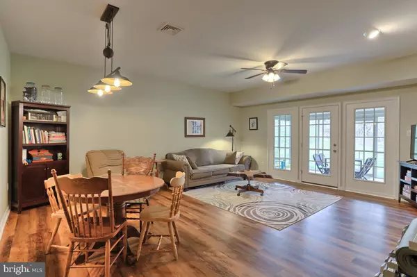 Hummelstown, PA 17036,2075 DEER RUN DR