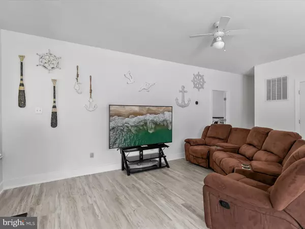 Ocean View, DE 19970,3 MIDDLETON CT