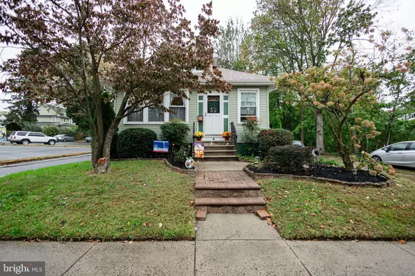 4 W HOMESTEAD AVE, Collingswood, NJ 08108