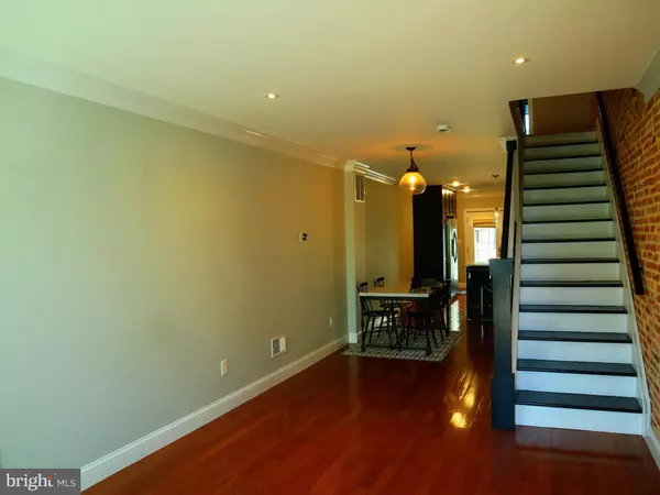 Baltimore, MD 21224,926 S CURLEY ST