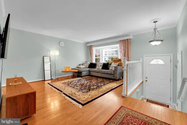 Annandale, VA 22003,7930 PEYTON FOREST TRL