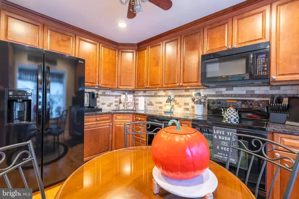 Norristown, PA 19403,570 CANTERBURY