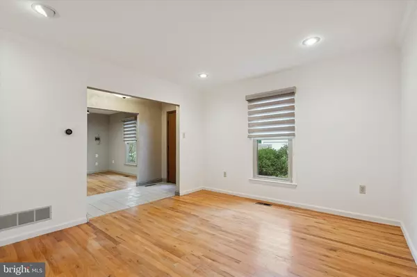 Merion Station, PA 19066,404 MERWYN RD